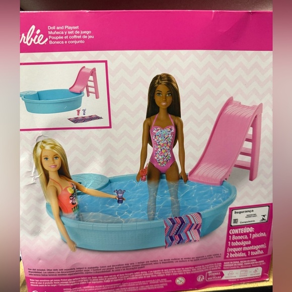 New Barbie and pool set - Picture 2 of 2